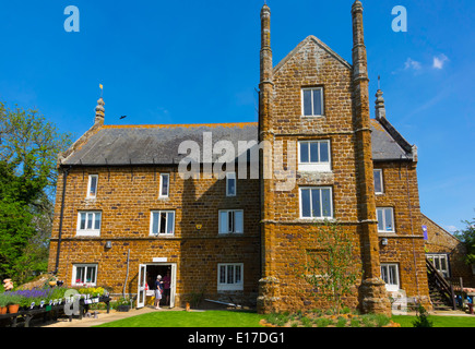 Caley Mill in Heacham Norfolk errichtet 1837 der lokalen Carr Stone ehemalige Wassermühle Räumlichkeiten jetzt von Norfolk Lavender verwendet Stockfoto