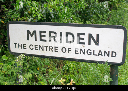 Meriden Verkehrszeichen The Centre of England, West Midlands, England, UK Stockfoto