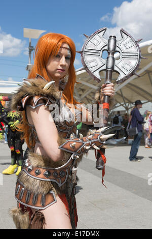 London, UK. 25. Mai 2014. Cosplayer auf der Veranstaltung. Der MCM-London-Comic-Con findet vom 23-25 Mai 2014 im Excel Exhibition Centre in den Docklands. Die Schau zeigt Filmstars, Sci-Fi-Spiele, Cosplayer, Comics, Anime und Manga. Bildnachweis: Nick Savage/Alamy Live-Nachrichten Stockfoto