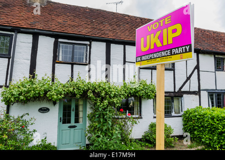 Gesehen stark scheiden in der Nähe von Billingshurst in Sussex über die vor- und Nachteile der UKIP Abstimmung. Stockfoto