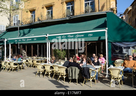 Les Deux Garçons Straßencafé und Restaurant Cours Mirabeau Aix-en-Provence Frankreich Stockfoto