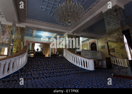 Im Inneren der alten Grandhotel Ramsar, Iran Stockfoto