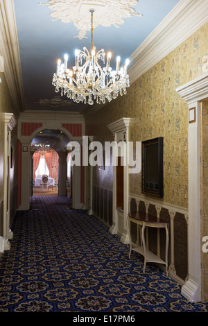 Im Inneren der alten Grandhotel Ramsar, Iran Stockfoto