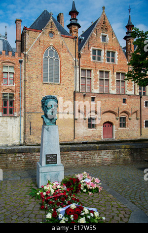 Frank Van Acker Denkmal entlang der Kanalwand in Brügge, eine beliebte sozialistische Bürgermeister von Brügge, Belgien Stockfoto