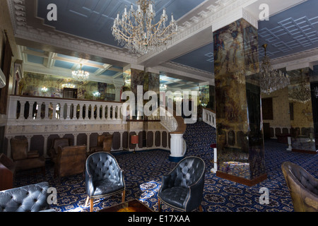 Im Inneren der alten Grandhotel Ramsar, Iran Stockfoto