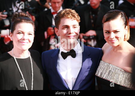 Antoine Olivier Pilon, Anne Dorval. Regisseur Xavier Dolan am Palme d ' or Awards Abschlusszeremonie roten Teppich bei der 67. Cannes Film Festival France. Samstag, 24. Mai 2014 in Cannes Film Festival, Frankreich. Stockfoto