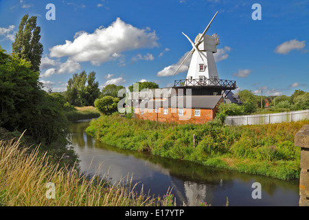Windmühle am Roggen am Fluss Tillingham East Sussex England Großbritannien GB Vereinigtes Königreich Stockfoto
