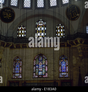 Turkei. Istanbul. Sultan-Ahmed-Moschee oder blaue Moschee. Im Inneren. Glasmalerei. Mihrab Bereich. Stockfoto