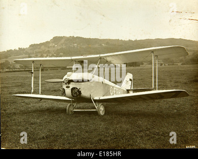 Die Gloster Gannet war ein britisches zweimotoriges Trägerflugzeug, das hauptsächlich von der Royal Navy eingesetzt wurde. In den 1950er und 1960er Jahren diente sie in verschiedenen Rollen, darunter Anti-U-Boot-Kriegsführung und Aufklärung Stockfoto