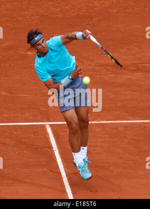 Frankreich, Paris, 26. Mai 2014. Tennis, Roland Garros, Rafael Nadal (ESP) trifft ein Riesenerfolg in seinem Match gegen Robby Ginepri (USA) Foto: Tennisimages / Henk Koster/Alamy Live News Stockfoto
