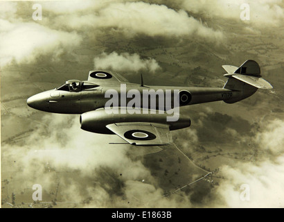 Die Gloster Meteor war der erste britische Jets, der während des Zweiten Weltkriegs in Dienst gestellt wurde. Sie wurde hauptsächlich für Abhörmissionen eingesetzt, was einen bedeutenden Fortschritt in den ersten Jahren der Jet-Luftfahrt bedeutete. Stockfoto