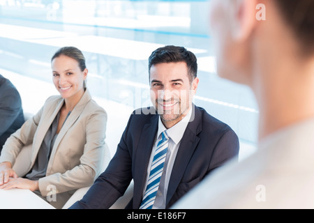 Geschäftsleute treffen im Büro Stockfoto