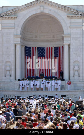 Washington, DC, USA. 26. Mai 2014. Menschen ein Memorial Day-Veranstaltung auf dem Arlington National Cemetery, außerhalb Washington, DC, USA, 26. Mai 2014. Bildnachweis: Yin Bogu/Xinhua/Alamy Live-Nachrichten Stockfoto