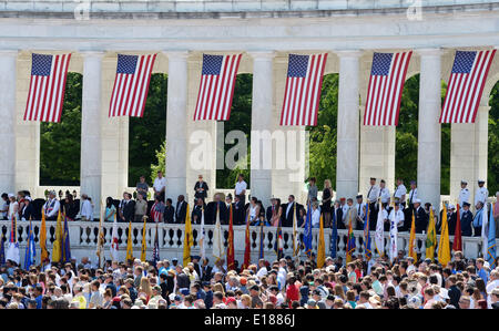 Washington, DC, USA. 26. Mai 2014. Menschen ein Memorial Day-Veranstaltung auf dem Arlington National Cemetery, außerhalb Washington, DC, USA, 26. Mai 2014. Bildnachweis: Yin Bogu/Xinhua/Alamy Live-Nachrichten Stockfoto