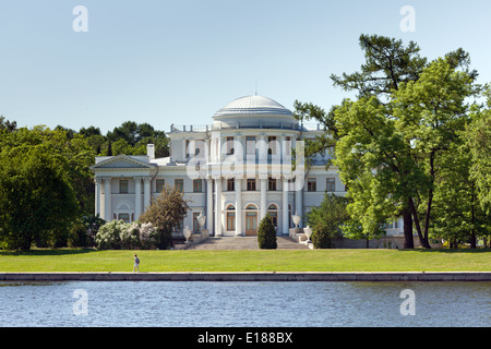 Yelagin Palast - Sommer Kaiserpalast auf Yelagin Insel in St. Petersburg (1785-1790) Stockfoto