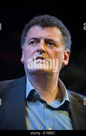 Steven Moffat Drehbuchautor spricht über seine Arbeit auf Dr, & Sherlock bei Hay Festival 2014 Hay-on-Wye Wales UK © Jeff Morgan Stockfoto