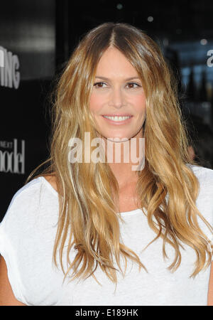 London, UK, UK. 30. Juni 2010. Elle Macpherson kommt für den Presse-Start für die neue Staffel von Britain es Next Top Model im Circus. © Ferdaus Shamim/ZUMA Wire/ZUMAPRESS.com/Alamy Live-Nachrichten Stockfoto