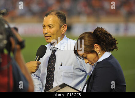 Nationalstadion, Tokio, Japan. 25. Mai 2014. Eddie Jones (JPN), 25. Mai 2014 - Rugby: Japans Trainer Eddie Jones spricht nach der asiatischen 5 Nations Rugby match zwischen Japan 49-8 Hong Kong im National Stadium, Tokio, Japan. © AFLO/Alamy Live-Nachrichten Stockfoto