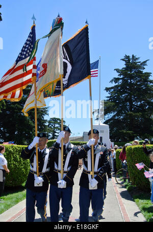 San Francisco, 26. Mai 2014. Ehrengarde marschiert in die Parade zu Ehren des Nationen Krieges tot auf der 146. Gedenktag Service im Presidio von San Francisco Credit: Bob Kreisel/Alamy Live News Stockfoto