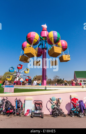 Peppa Schweine Ballonfahrt bei Peppa Pig World, Paultons Park, Romsey, Southampton, England, Vereinigtes Königreich. Stockfoto