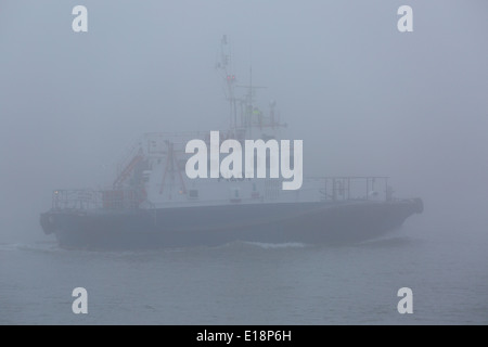 Montrose Pilotstart in dicken Seenebel.  UK Stockfoto