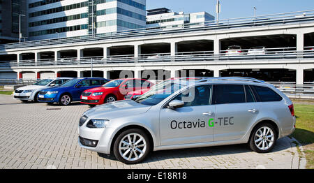 Neue SKODA Octavia G-TEC mit CNG-Antrieb, erste SKODA Octavia mit Erdgasantrieb als Standard, wurde vor der internationalen Presse in Amsterdam, Niederlande, am 19. Mai 2014 vorgestellt. SKODA Octavia G-TEC hat bivalenten 1,4 TSI-Turbo-Motor mit einer Kapazität von 8 Stockfoto