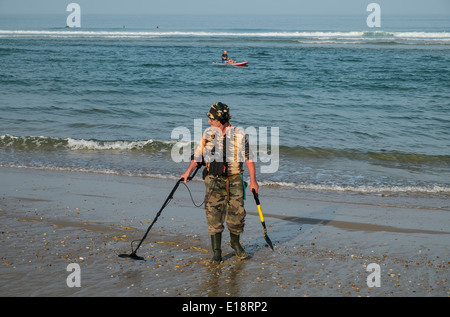 Treasure Hunter am Strand Stockfoto