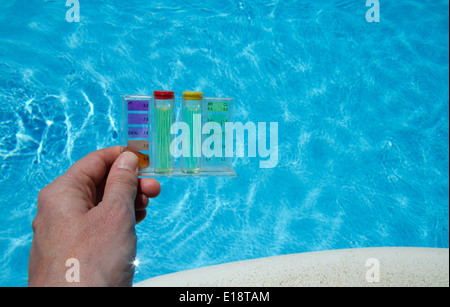 Schwimmbad Wasser testen Stockfoto