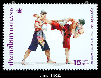 Thailand - Circa 2003: Eine Thai Briefmarke gedruckt in Thailand mit traditionellen Muay-Thai-Boxen Stockfoto