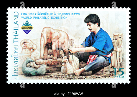 Thailand - Circa 2003: Eine Thai Briefmarke gedruckt in Thailand mit traditionellen thailändischen Kunsthandwerk Stockfoto