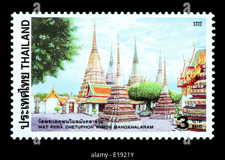 Thailand - Circa 2002: Eine Thai Briefmarke gedruckt in Thailand mit einem traditionellen thailändischen buddhistischen Tempel Stockfoto