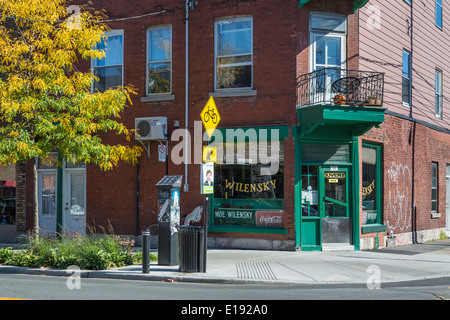 Die berühmten leichtes Mittagessen Shop und Restaurant Wilensky in Montreal, Quebec, Kanada. Stockfoto