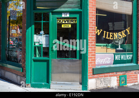 Die berühmten leichtes Mittagessen Shop und Restaurant Wilensky in Montreal, Quebec, Kanada. Stockfoto