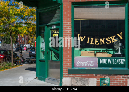 Die berühmten leichtes Mittagessen Shop und Restaurant Wilensky in Montreal, Quebec, Kanada. Stockfoto