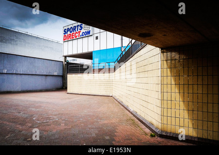 Eine Fußgängerunterführung in Basildon Stadtzentrum entfernt. Stockfoto