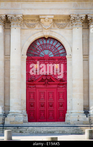 Riesige Haustüren nach Saint-Paul - Saint Louis Church im Marais, Paris Frankreich Stockfoto