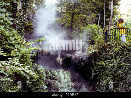 Fehler in der Erde Version therapeutische Geothermalwasser und seinen Dampf in Hot Springs Nationalpark, 5000 qm bewahren in Hot Springs, Arkansas, USA Stockfoto