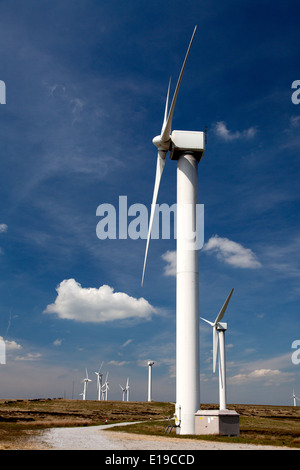 Windpark auf Ovenden Moor in der Nähe von Denholme, West Yorkshire Stockfoto