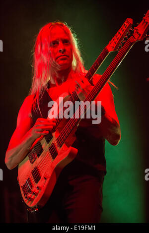 Mailand Italien. 26. Mai 2014. STEVE HACKETT ex-Genesis-Gitarrist tritt am Teatro Linear4Ciak während der "Genesis erweitert 2014 World Tour" Stockfoto