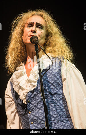 Mailand Italien. 26. Mai 2014. STEVE HACKETT ex-Genesis-Gitarrist tritt am Teatro Linear4Ciak während der "Genesis erweitert 2014 World Tour" Stockfoto