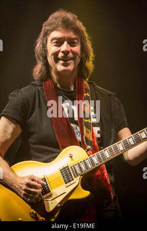 Mailand Italien. 26. Mai 2014. STEVE HACKETT ex-Genesis-Gitarrist tritt am Teatro Linear4Ciak während der "Genesis erweitert 2014 World Tour" Stockfoto
