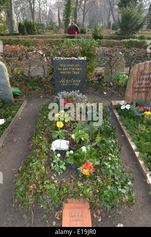 Schnappen Sie sich Marlene Dietrich, Kuenstlerfriedhof, Stubenrauchstrasse, Friedenau, Berlin, Deutschland / Künstlerfriedhof Stockfoto