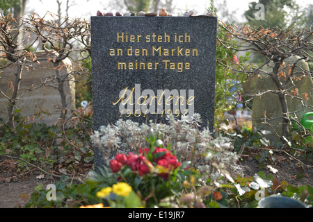 Schnappen Sie sich Marlene Dietrich, Kuenstlerfriedhof, Stubenrauchstrasse, Friedenau, Berlin, Deutschland / Künstlerfriedhof Stockfoto