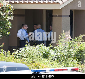 Mission Viejo, Kalifornien, USA. 27. Mai 2014. Behörden reagierten auf einen 911 Anruf für einen Check-Wohlfahrt in dem 25600 Block von Pacific Hills Drive in Mission Viejo am Dienstagmorgen.  Jeff Hallock informiert die Medien, dass während die Ermittler nicht ermitteln konnte genau was in der Residenz stattfand, gab es keine aktuellen Suche nach einem verdächtigen außerhalb des Hauses. © David Bro/ZUMAPRESS. Bildnachweis: ZUMA Press, Inc./Alamy Live-Nachrichten Stockfoto