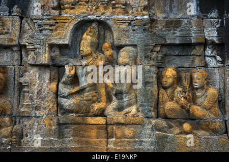 Borobudur, 9. Jh. Mahayana buddhistischen Tempel. Waisak Day (Buddhas Geburtstag) zieht Pilger Mönche aus ganz Asien. Stockfoto