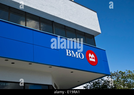 Bank von Montreal (BMO) anmelden Bankgebäude in Coquitlam, Britisch-Kolumbien (Greater Vancouver) Kanada Stockfoto