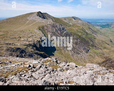 Der Höhepunkt des Y Garn betrachtet in Teufels Küche von Glyder Fawr in Snowdonia Glyderau Bergen Stockfoto