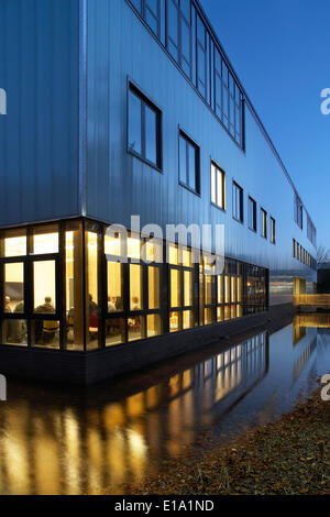 Lancaster Institute for Contemporary Arts, Lancaster, United Kingdom. Architekt: Sheppard Robson, 2011. Fassade Perspektive w Stockfoto