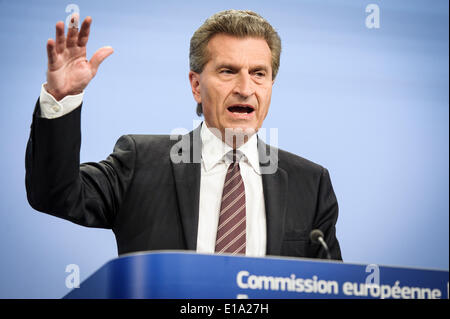 Brüssel, Belgien. 28. Mai 2014. Energiekommissar Guenther Oettinger hält Pressekonferenz auf Annahme durch die Kommission der Studie über die Energieabhängigkeit und Kommunikation "Europäischen Strategie für Energieversorgungssicherheit" in Brüssel am 28.05.2014 ich Kredit: Dpa picture-Alliance/Alamy Live News Stockfoto
