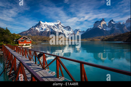 Torres del Paine Nationalpark umfasst Bergen, Gletschern, Seen und Flüsse im südlichen Patagonien Stockfoto